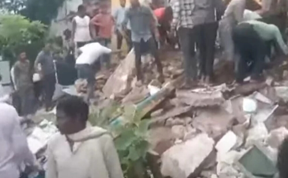 Indijā sagruvis skolas jumts: bojā gājuši vismaz 7 bērni