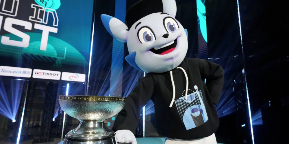 "EuroBasket 2025" oficiālais talismans Markijs Marks piedalās 2025. gada Eiropas vīriešu basketbola čempionāta finālturnīra grupu izlozes ceremonijā Rīgas cirkā.