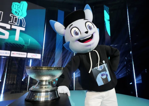 "EuroBasket 2025" oficiālais talismans Markijs Marks piedalās 2025. gada Eiropas vīriešu basketbola čempionāta finālturnīra grupu izlozes ceremonijā Rīgas cirkā.