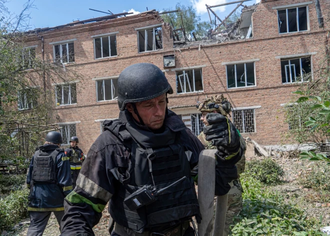 Krievija "apsveic" Ukrainu gaidāmajā Medicīnas darbinieku dienā, ar vadāmo bumbu nopostot Harkivas tuberkulozes slimnīcu