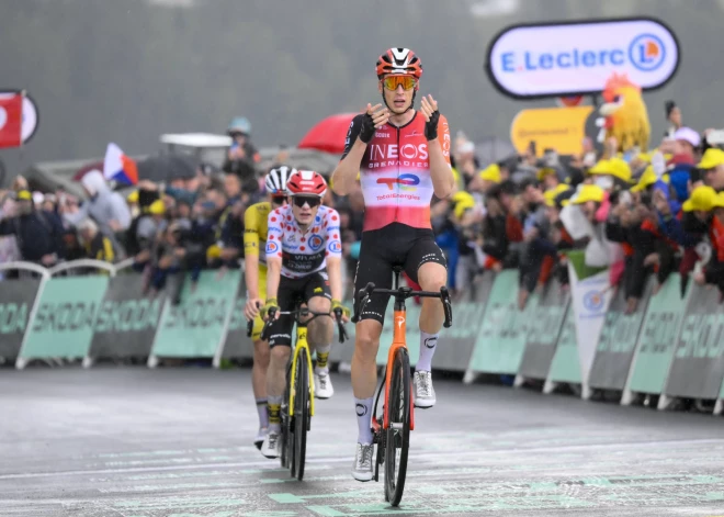Krists Neilands un Toms Skujiņš "Tour de France" 19.posmā finišē pieticīgi, uzvar nīderlandietis Arensmans 