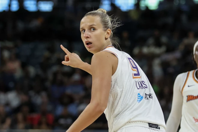 Kitija Laksa spēlēja nedaudz vairāk par 17 minūtēm un netrāpīja nevienu no izmestajiem trijiem metieniem.