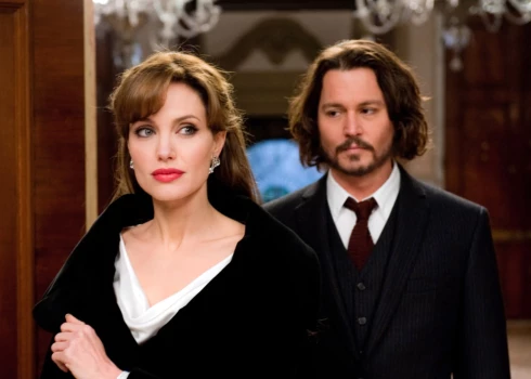 Анджелина Джоли и Джонни Депп в фильме "Турист".