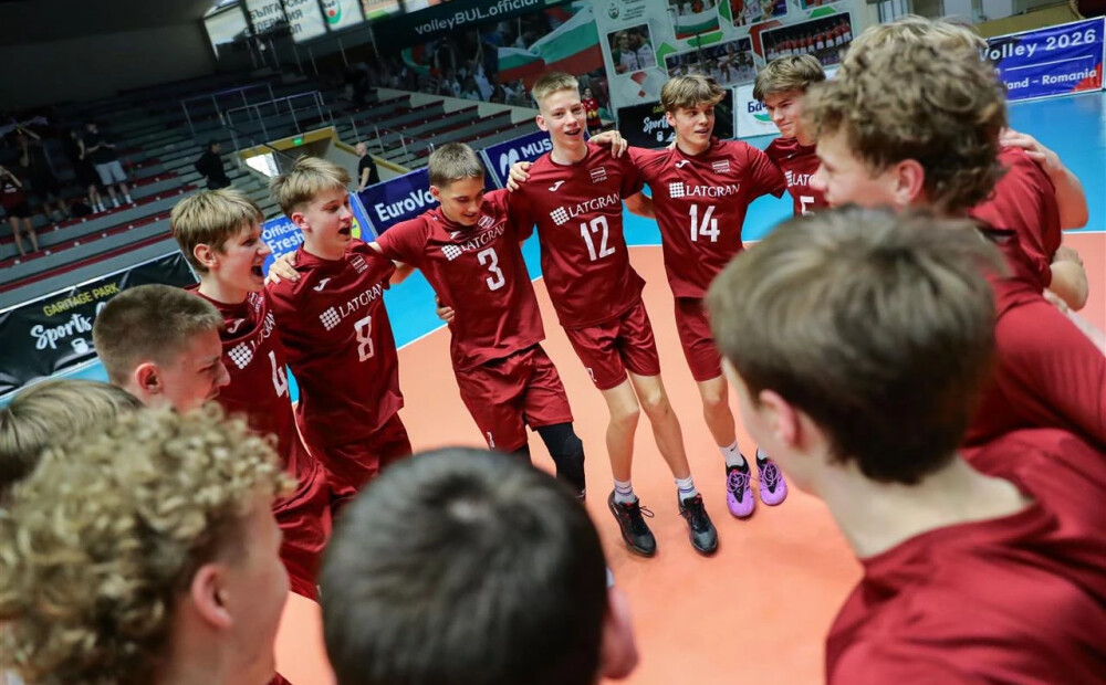 Latvijas U-16 volejbolisti EČ finālturnīra mačā piekāpjas rumāņiem