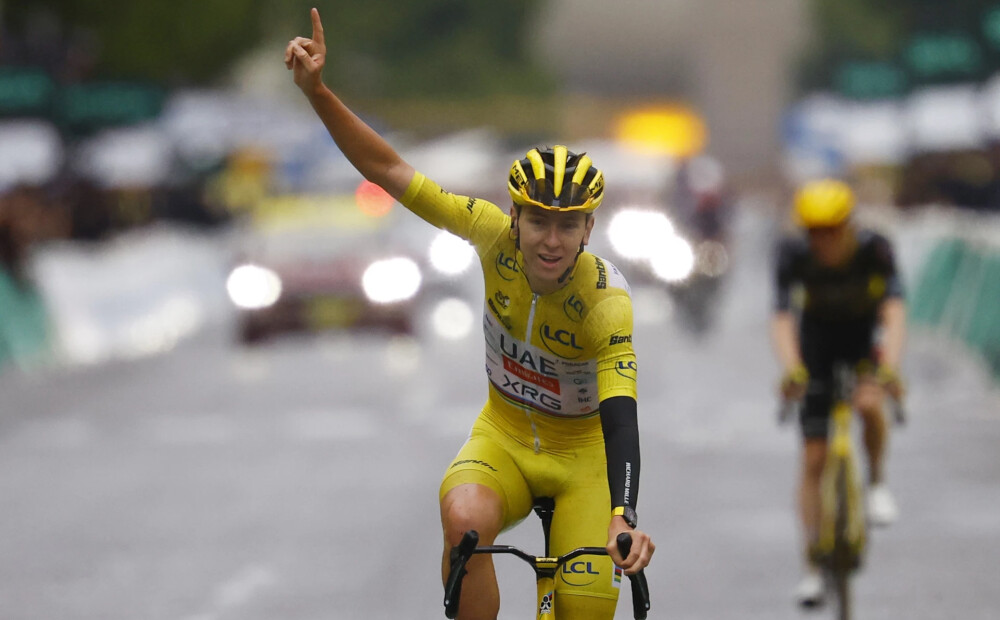 Pogačars jau ceturto reizi triumfē prestižajā “Tour de France” velobraucienā