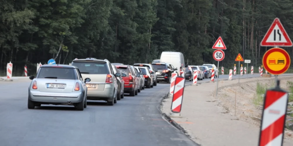 Valsts autoceļu tīklā turpinās būvdarbi 69 posmos. 