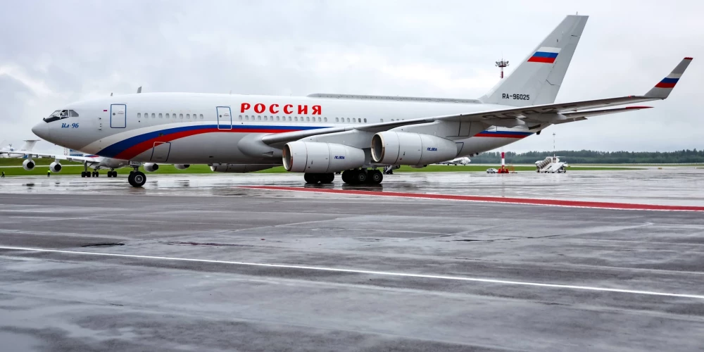 Krievija sāk tiešus komerciālus avioreisus starp Maskavu un Phenjanu. 
