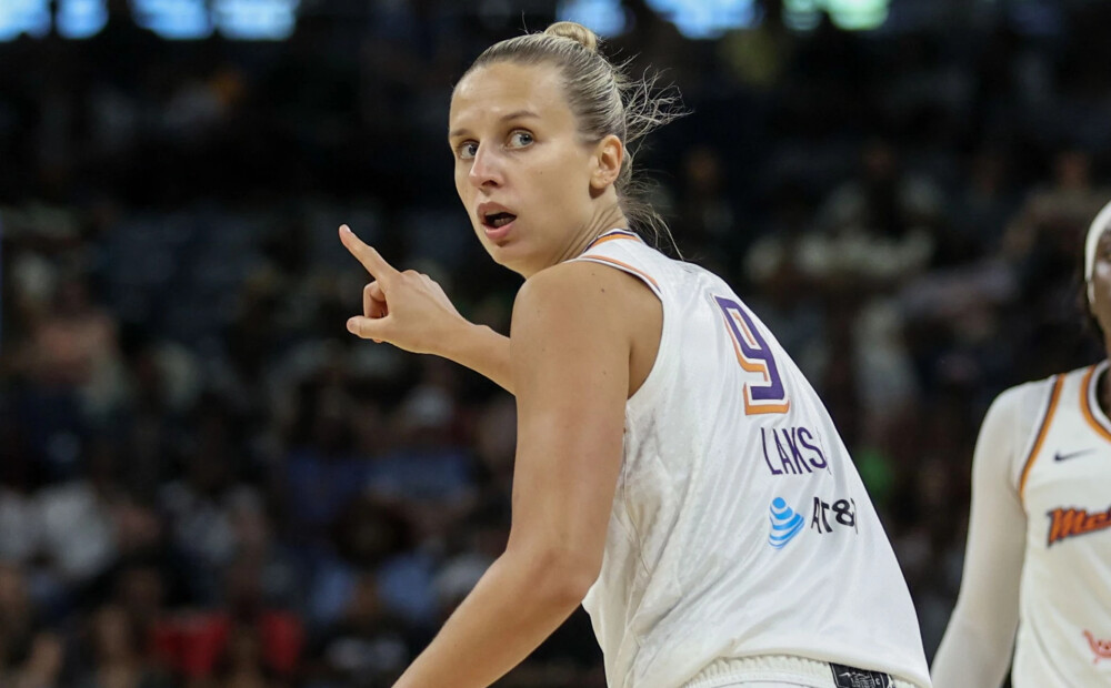 Kitija Laksa iemet 13 punktus, pavadot laukumā savu mazāko spēles laiku WNBA karjerā
