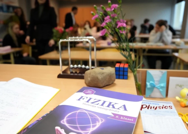 Skolu direktoriem ierobežos iespējas vadīt stundas