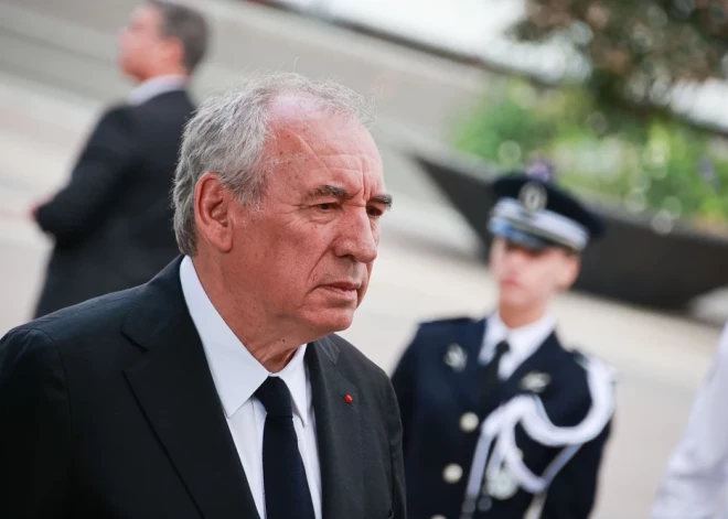 "Черный день для Европы": во Франции крайне недовольны соглашением Трампа и фон дер Ляйен