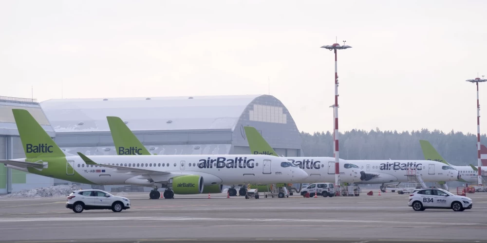 "airBaltic" skaidroja, ka svētdien, neilgi pēc pacelšanās reisā no Rīgas uz Reikjavīku, piloti konstatēja indikāciju par traucējumu salona gaisa padeves un temperatūras vadības sistēmā, kas ierobežoja lidojuma turpināšanu garākā distancē.