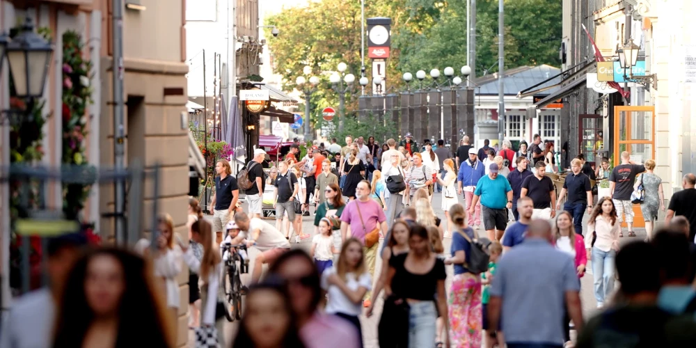Pēc Centrālā statistikas pārvalde datiem, 2025. gada pirmajos piecos mēnešos Latviju apmeklēja 533 880 ārvalstu viesu - tas ir par 12,9 % vairāk nekā tajā pašā periodā pērn. 