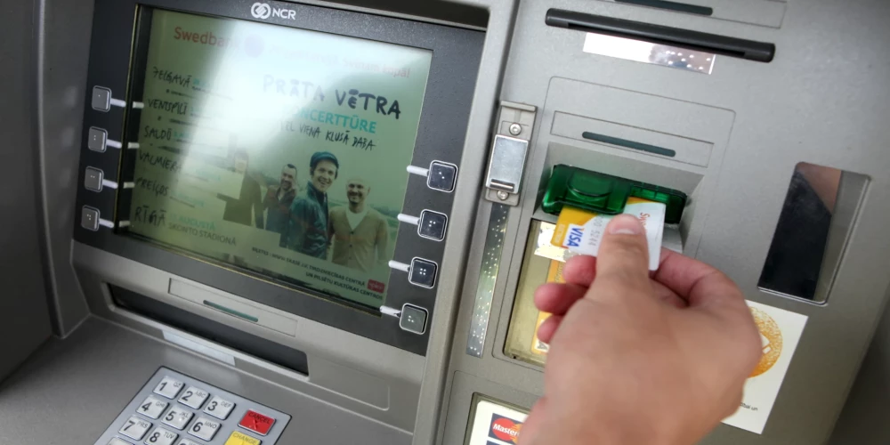 Pirms vairākiem gadiem daudzu iecienītā Rēķinu apmaksas funkcija bankomātos pamazām kļūst par vēsturi.