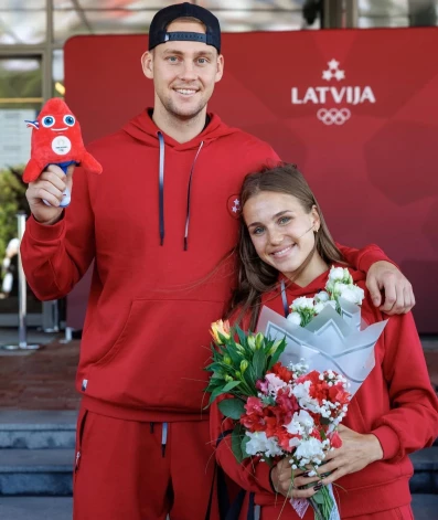 Rūta ar brāli, olimpisko čempionu 3x3 basketbolā, Kārli Lasmani.