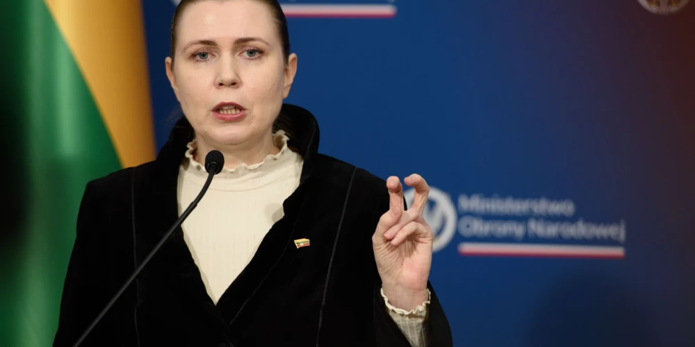 Lietuvas aizsardzības ministre Dovile Šakaliene norāda, ka Lietuvā ielidojušā drona signālu, iespējams, bloķējuši Ukrainas aizsardzības spēki.