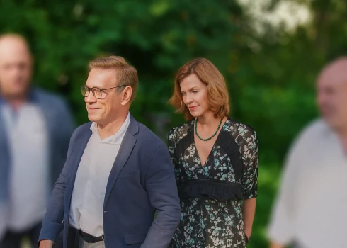 Miljonāra Ainara Gulbja atraitne Una Kārkliņa iziet sabiedrībā ar deputātu Andri Ozolu - eksministres Danas Reiznieces šķirto vīru.