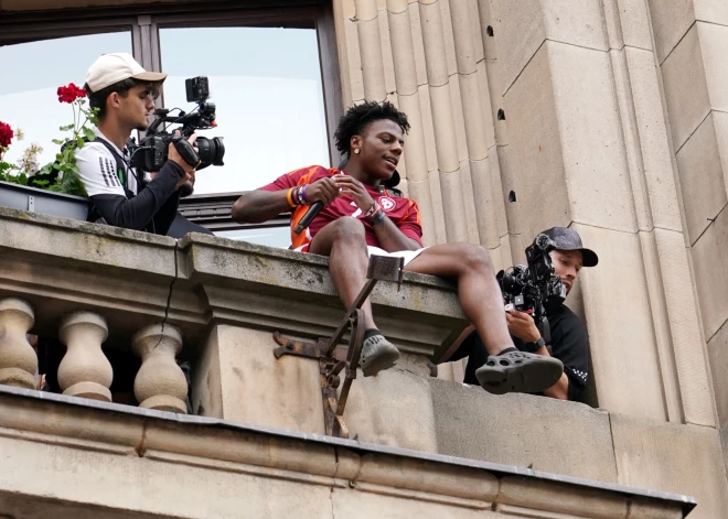 "Pie mums atbrauca mērkaķītis!" Igaunijas deputāte komentē interneta slavenības "IShowSpeed" vizīti un cieš sekas