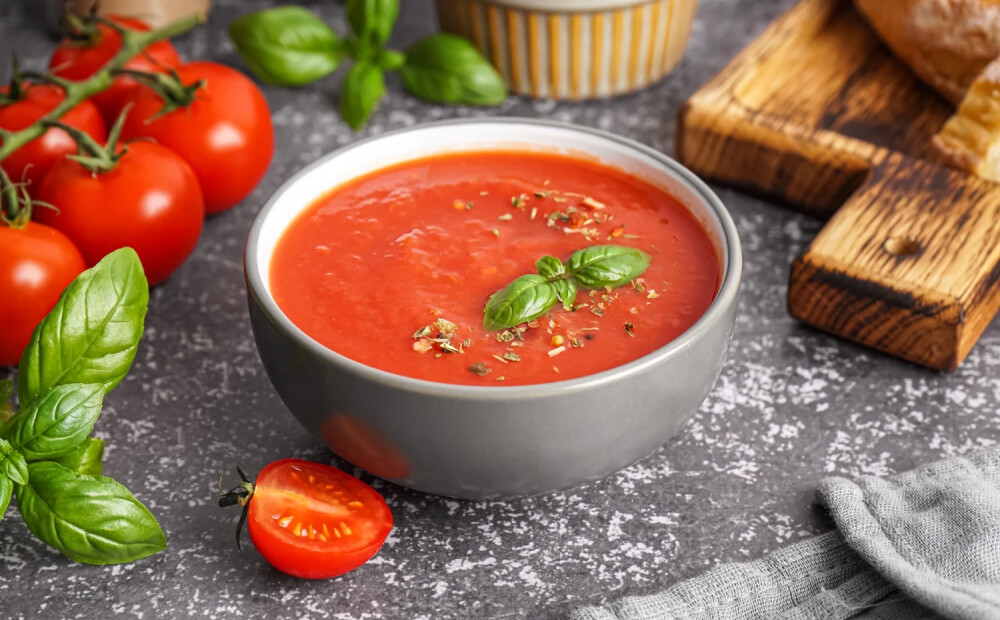 Aukstā un košā gaspačo - slavenā spāņu zupa, kas iekarojusi visu pasauli