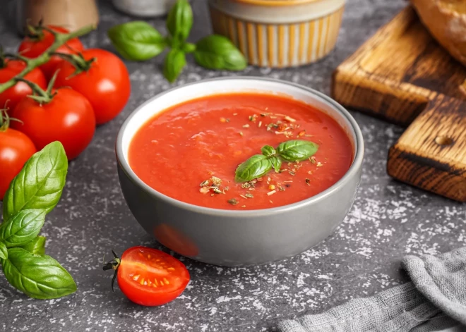 Aukstā un košā gaspačo - slavenā spāņu zupa, kas iekarojusi visu pasauli