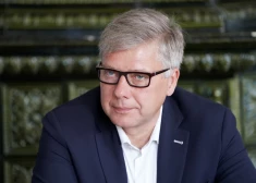 Ушаков: лидеры ЕС еще не научились отстаивать свои интересы перед Китаем и США