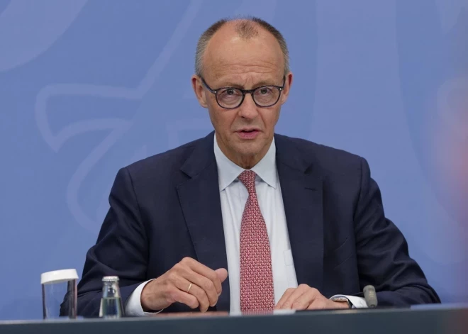 Francija un Vācija pauž neapmierinātību ar fon der Leienas noslēgto tirdzniecības darījumu ar ASV