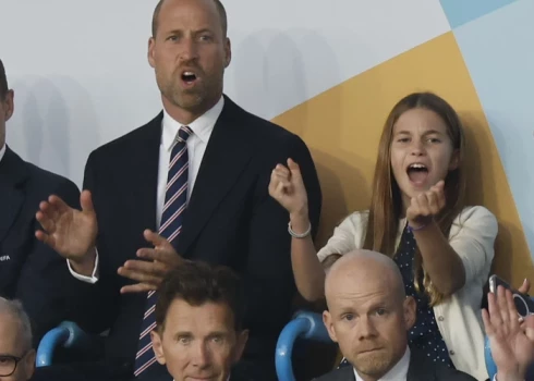 Принц Уильям с принцессой Шарлоттой на финальном матче UEFA Women's EURO 2025 между сборными Англии и Испании на стадионе «Санкт-Якоб Парк» 27 июля 2025 года в Базеле, Швейцария.