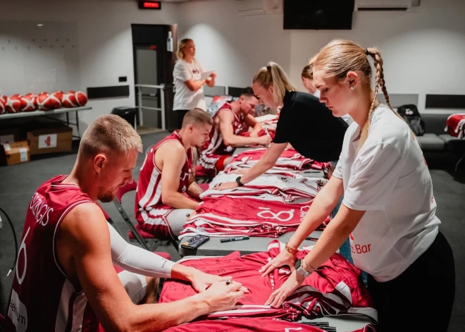 Kā Latvijas izlases basketbolisti raugās uz obligātiem pasākumiem ārpus spēles laukuma