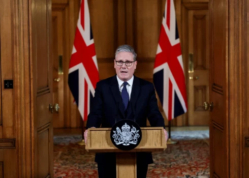 Lielbritānijas premjerministrs Kīrs Stārmers otrdien paziņoja, ka Apvienotā Karaliste septembrī atzīs Palestīnas valsti, ja vien Izraēla nepiekritīs pamieram Gazā un neveiks pasākumus ilgtermiņa miera panākšanai.