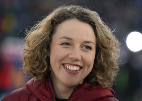 =Divkārtējā olimpiskā čempione biatlonā vāciete Laura Dālmiere.