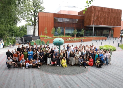 Valmieras teātris uzsāk 103. sezonu.