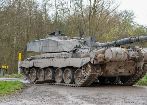 Британский танк Challenger 2 в полном снаряжении весит до 75 тонн.
