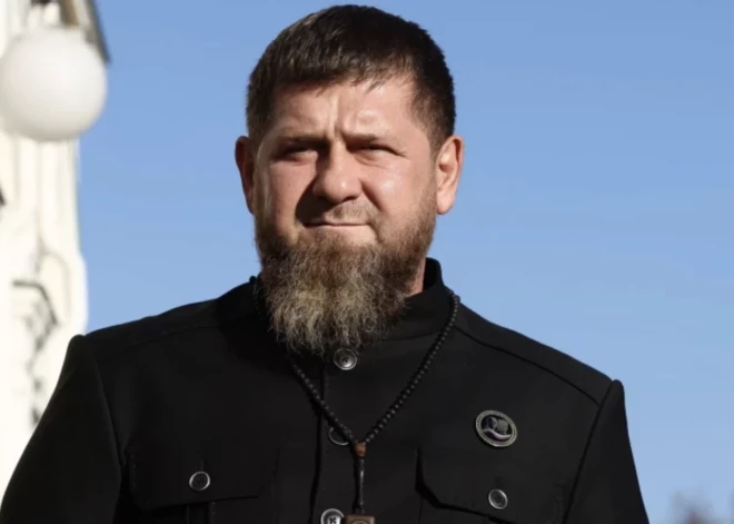 Ramzans Kadirovs ar neizprotamu foto reaģē uz runām par slimību un hospitalizācijas iemesliem Turcijā