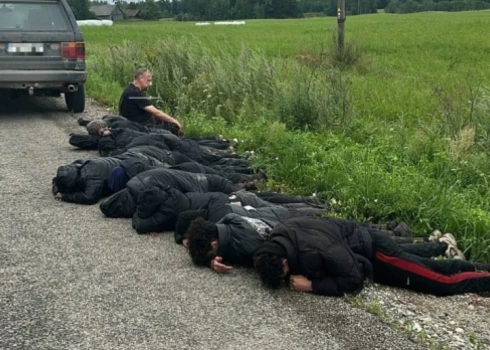13 человек возвращены на границу с Беларусью.