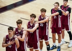 Latvijas U-18 basketbolisti pieveic Lietuvu un spēlēs Eiropas čempionāta ceturtdaļfinālā