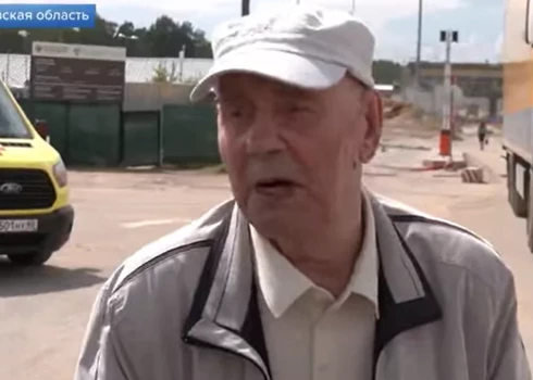 Vasilijs Moskaļjonovs ir laimīgs atgriezties Krievijā, toties propaganda ārdās par "neofašistisko" Latviju (ekrānuzņēmums no video)
