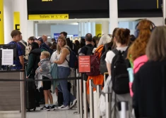 Lielbritānijā tika atcelti vairāk nekā 120 avioreisi 