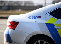 Daugavpilī aizturēts vīrietis, kurš automašīnu logos ieskrāpēja “Z” simbolu