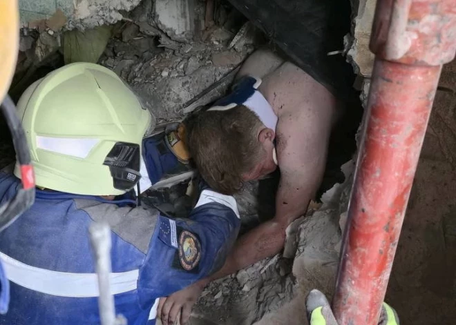Krievijas uzbrukumos Kijivai cietuši vismaz 10 bērni.