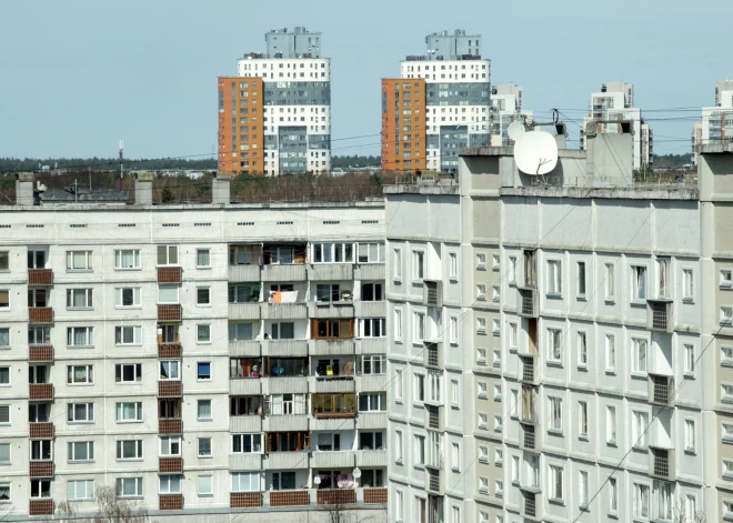 Старые дома, дорогая аренда и слабая поддержка: жилье в Латвии на грани кризиса