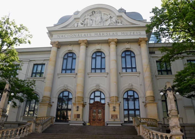 Lietus dēļ applūdis Latvijas Nacionālais mākslas muzejs