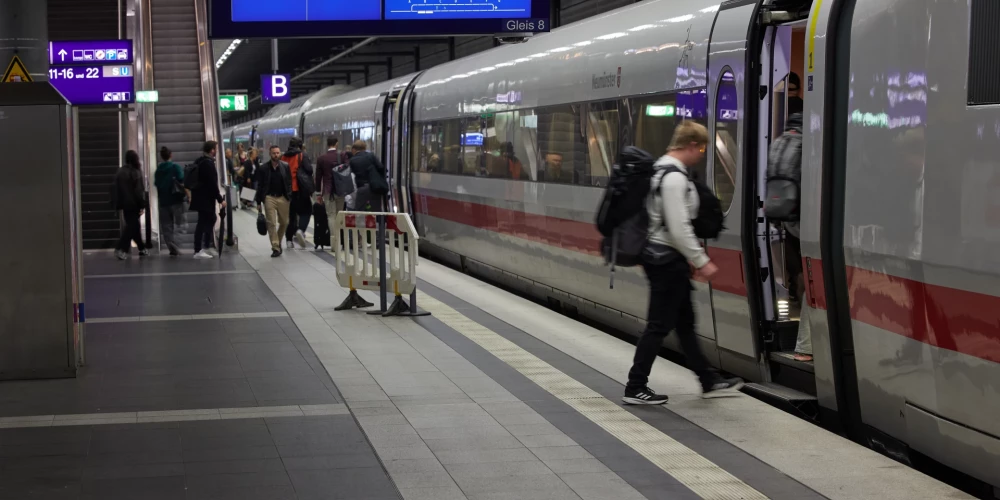 Vācijā uz dzelzceļa līnijas Diseldorfā notikusi vēl viena dedzināšana. 