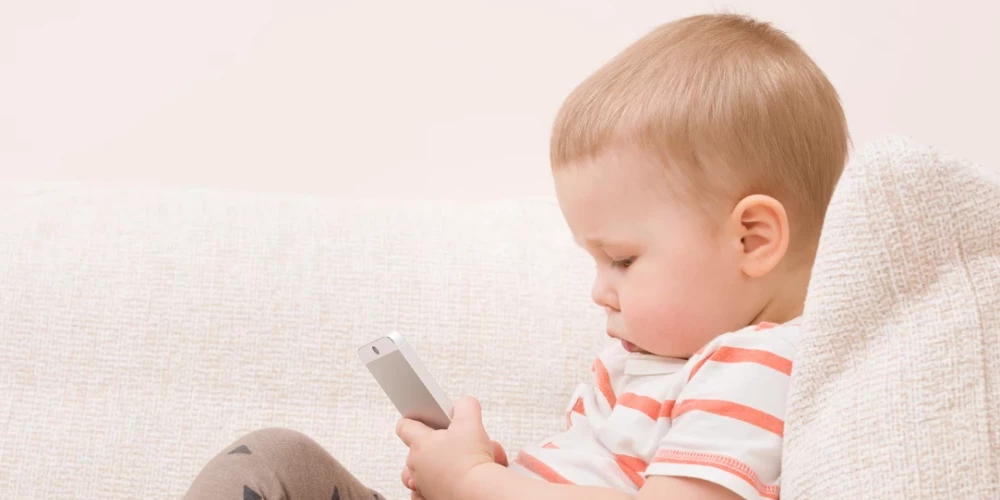 Žurnālā “Journal of Human Development and Capabilities” publicētā raksta autori pauž nopietnas bažas par jaunās paaudzes psihisko veselību. (Foto: Shutterstock)