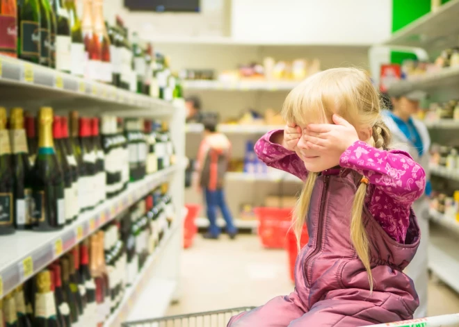 Мнение специалиста: новые ограничения продажи алкоголя в Латвии - попытка спасти тех, кто еще не спился