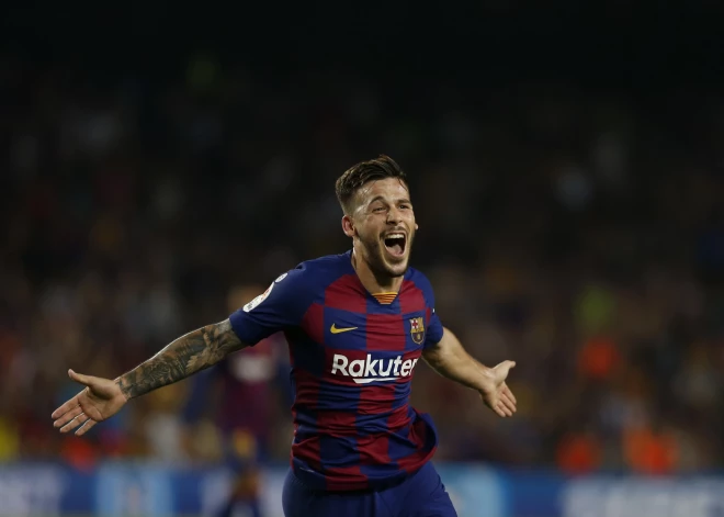 Bijušais "Barcelona" futbolists nokļuvis slimnīcā, jo suns sakodis viņa intīmo mantību