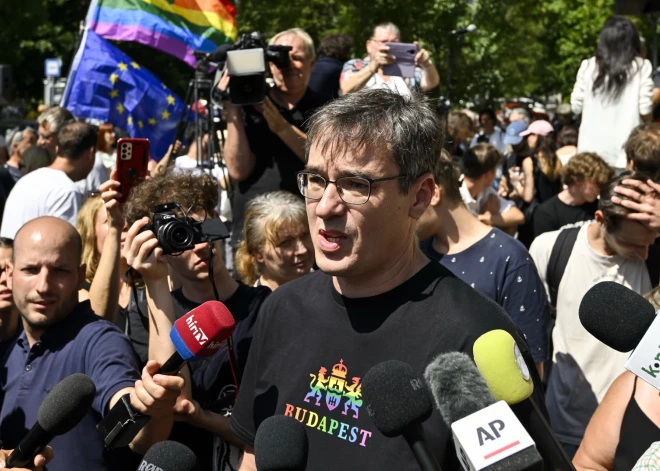 Ungārijas praida lietā policija pratina Budapeštas mēru. Viņam draud cietums