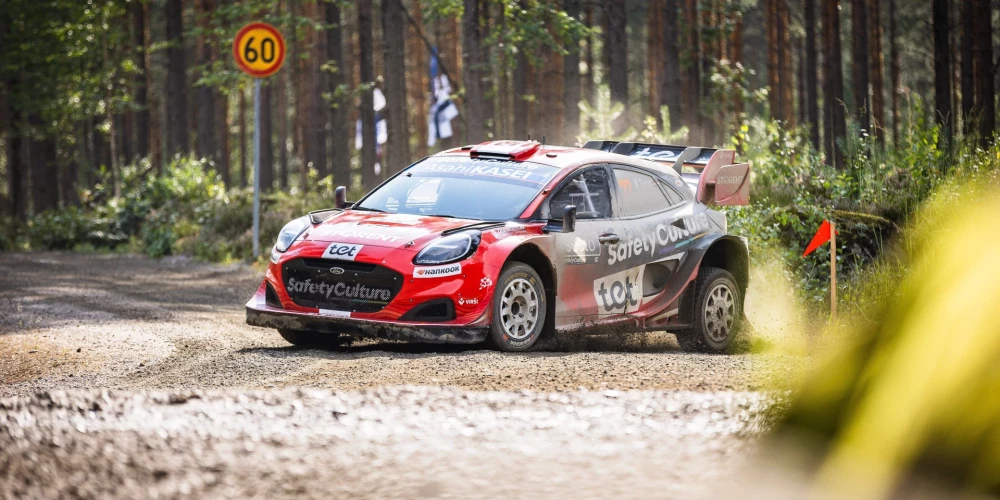 Mārtiņš Sesks un Renārs Francis Somijas rallijā