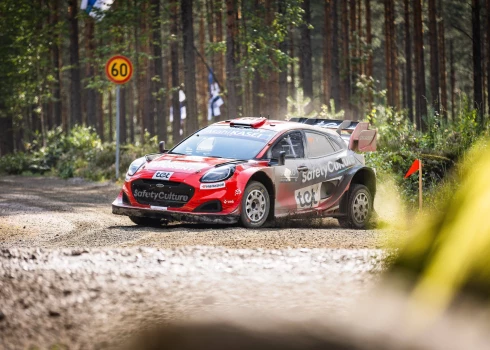 Mārtiņš Sesks un Renārs Francis Somijas rallijā