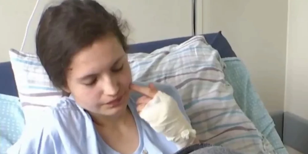 Девушка, которая в результате обстрела Киева упала из окна 9 этажа, осталась сиротой.