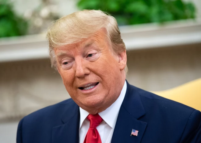 Bloomberg: ФБР скрыло имя Трампа в документах по делу Эпштейна