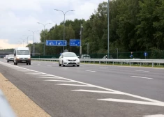 Finanšu ministrija rosina atlikt daudzu autoceļu būvniecības projektu īstenošanu